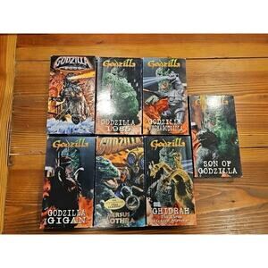 Lot of 7 Godzilla VHS Tapes; 2000, 1985, Mothra, Gidrah, Gigan, Mecha, Son
